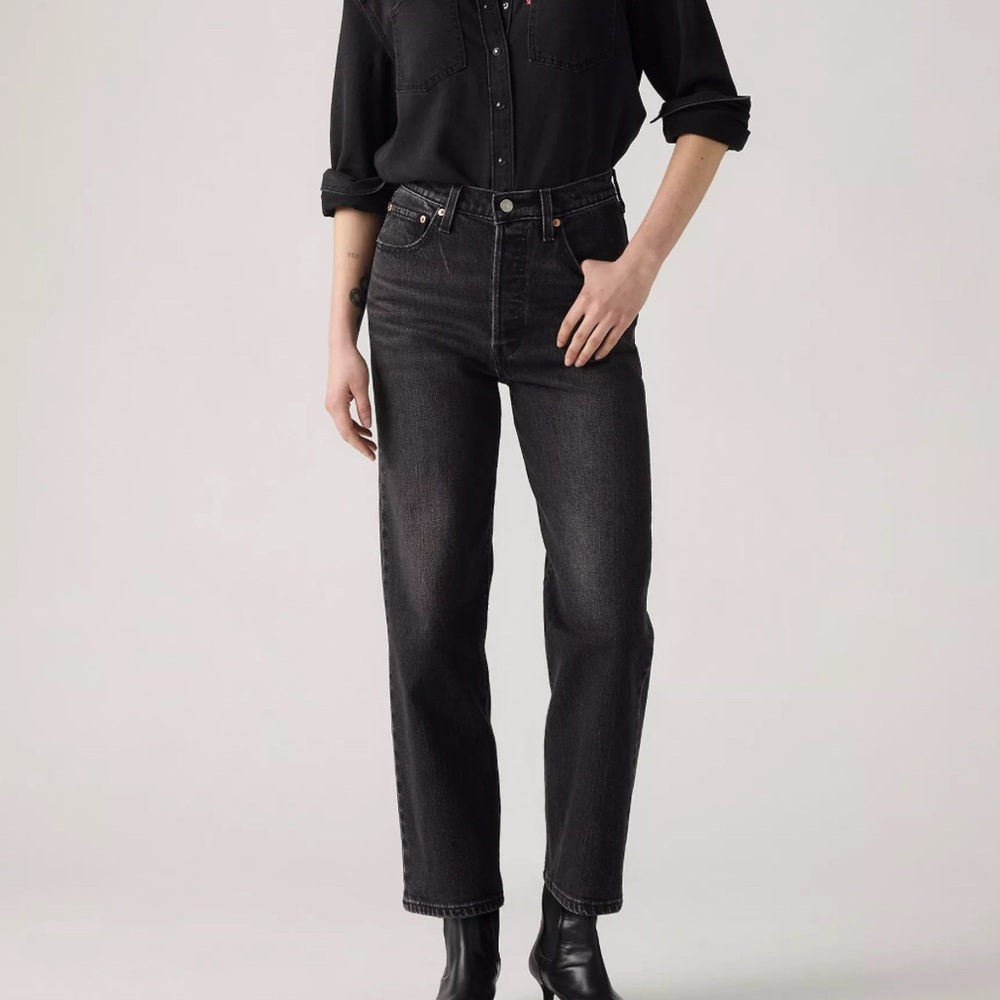 Levi's Ribcage Straight Ankle Jean in Black 30